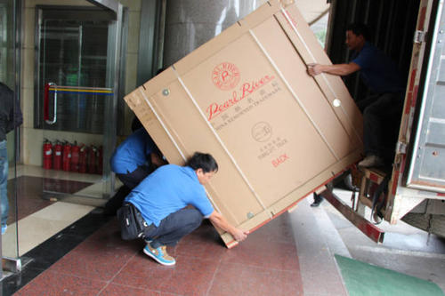 文教镇钢琴贵重工艺品无忧运